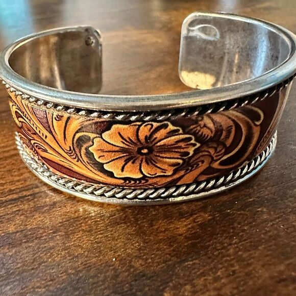 Handcrafted Boho Western Brown Floral Scroll Lace Wide Cuff Bracelet, Gift Box - Picture 1 of 7